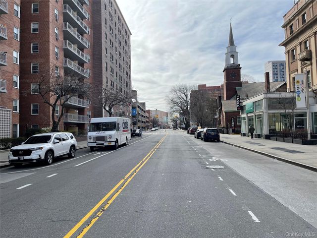 89-15 Parsons Boulevard 10M, Jamaica, NY 11432