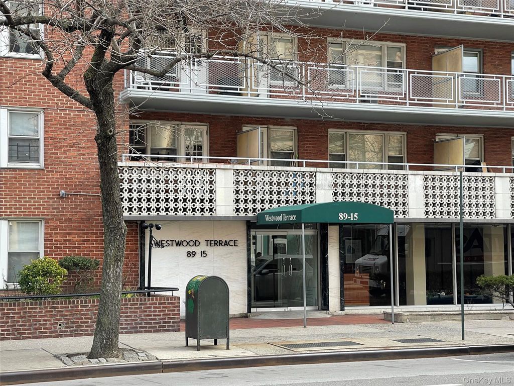 89-15 Parsons Boulevard 10M, Jamaica, NY 11432