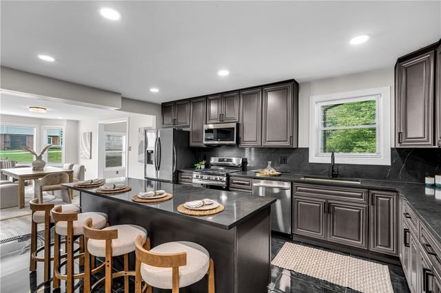 101 Carrington Ct, Monroeville, PA 15146