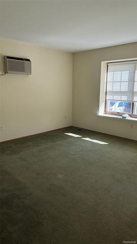 19918 Great Oaks Circle S 136, Clinton Charter Township, MI 48036