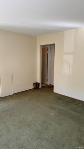 19918 Great Oaks Circle S 136, Clinton Charter Township, MI 48036