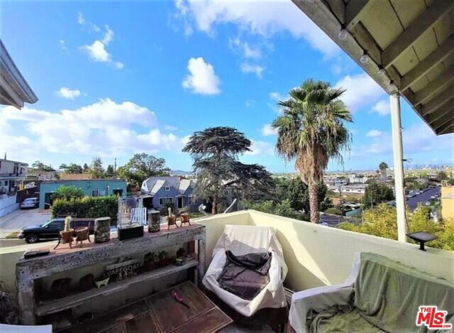 4723 W 17th Street, Los Angeles, CA 90019