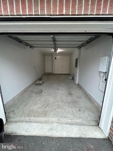 1050 LAMBERTON ST, Trenton, NJ 08611