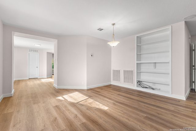 8127 Sunshine trail, San Antonio, TX 78244