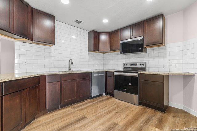 8127 Sunshine trail, San Antonio, TX 78244