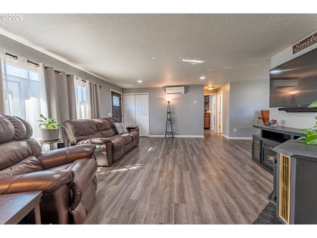 1654 CARLISLE Ln, Myrtle Point, OR 97458