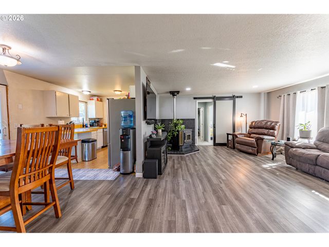 1654 CARLISLE Ln, Myrtle Point, OR 97458
