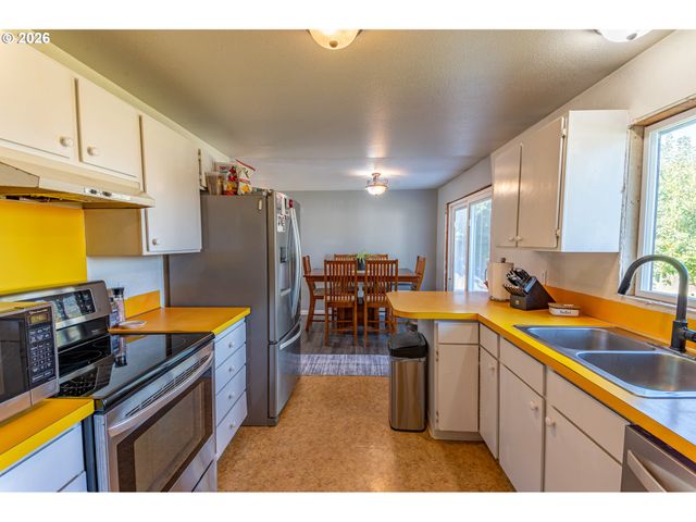 1654 CARLISLE Ln, Myrtle Point, OR 97458