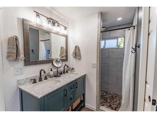 1654 CARLISLE Ln, Myrtle Point, OR 97458