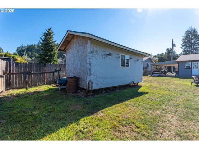 1654 CARLISLE Ln, Myrtle Point, OR 97458
