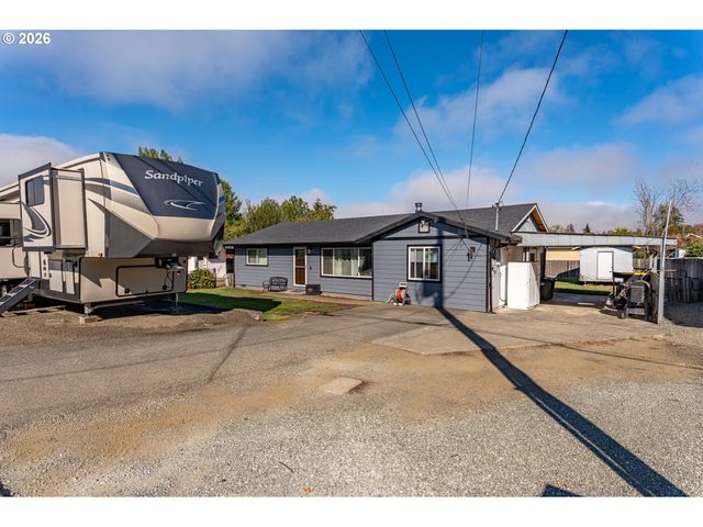1654 CARLISLE Ln, Myrtle Point, OR 97458