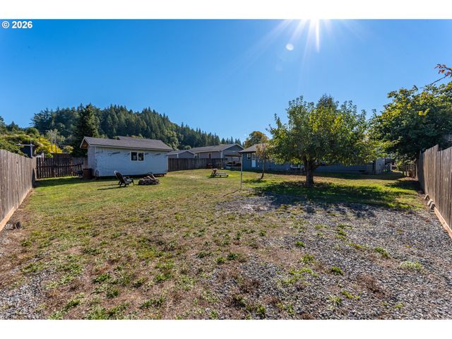 1654 CARLISLE Ln, Myrtle Point, OR 97458