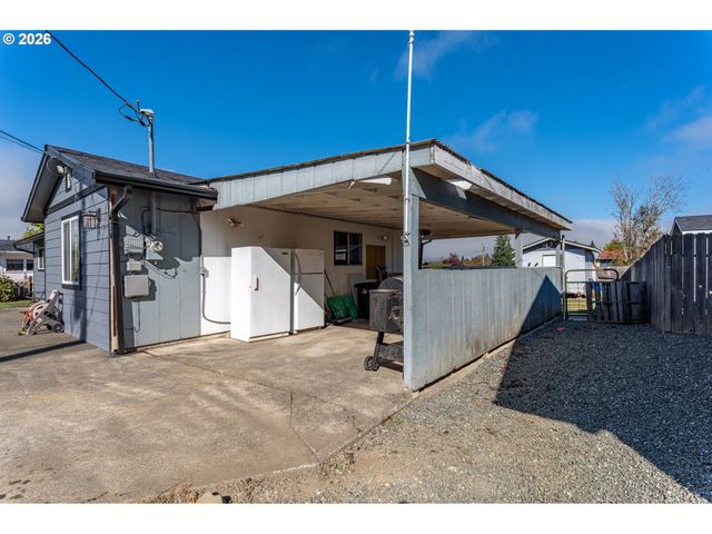 1654 CARLISLE Ln, Myrtle Point, OR 97458