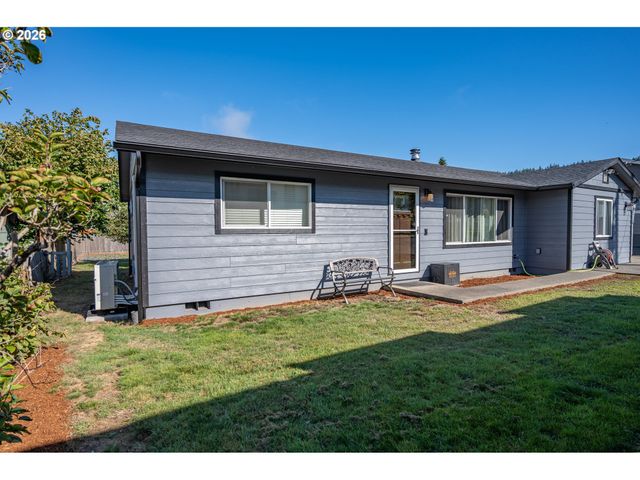 1654 CARLISLE Ln, Myrtle Point, OR 97458