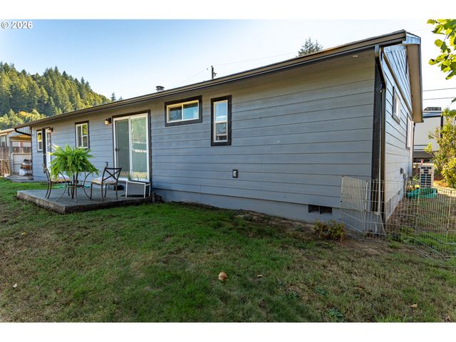1654 CARLISLE Ln, Myrtle Point, OR 97458