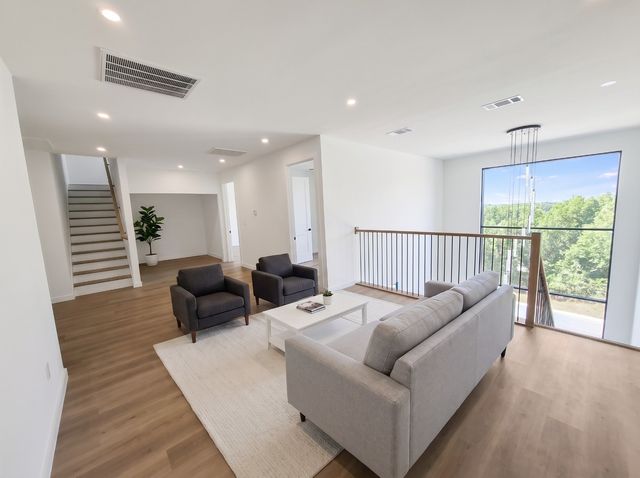 438 Bonnie View Road, Dallas, TX 75203