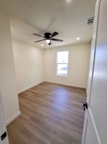 438 Bonnie View Road, Dallas, TX 75203