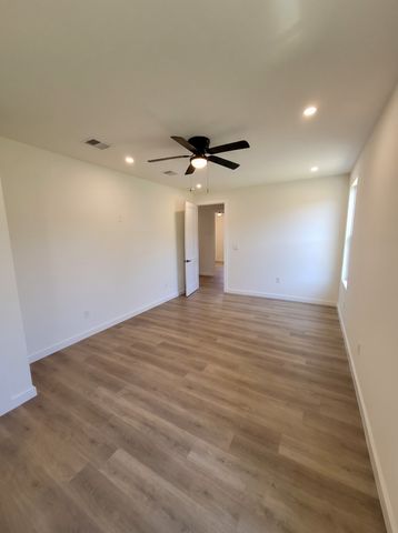 438 Bonnie View Road, Dallas, TX 75203