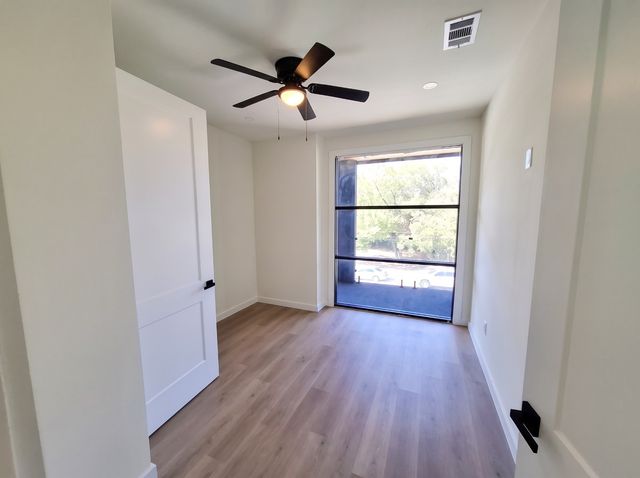438 Bonnie View Road, Dallas, TX 75203