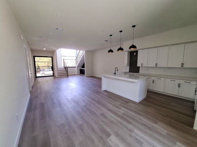 438 Bonnie View Road, Dallas, TX 75203