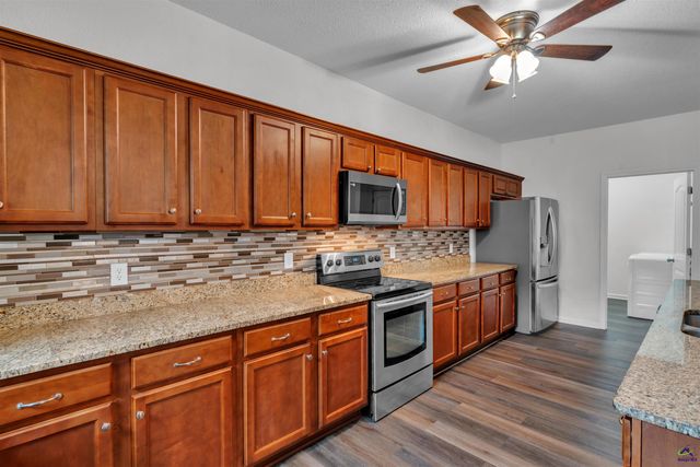 323 Haywood Drive, Kathleen, GA 31047