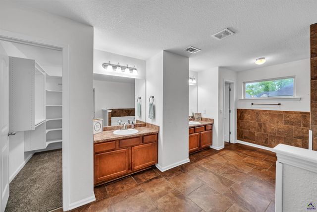 323 Haywood Drive, Kathleen, GA 31047