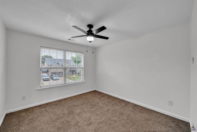 323 Haywood Drive, Kathleen, GA 31047