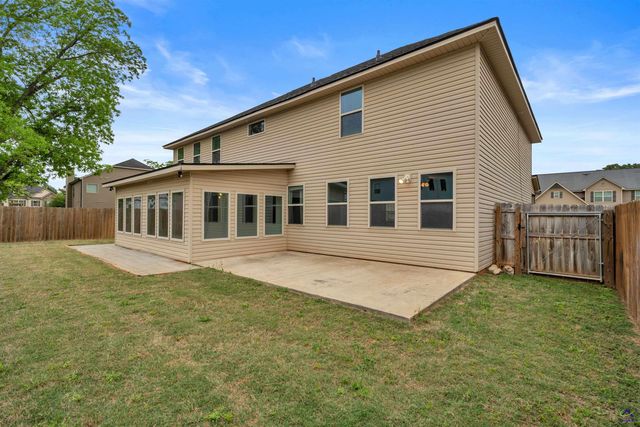 323 Haywood Drive, Kathleen, GA 31047