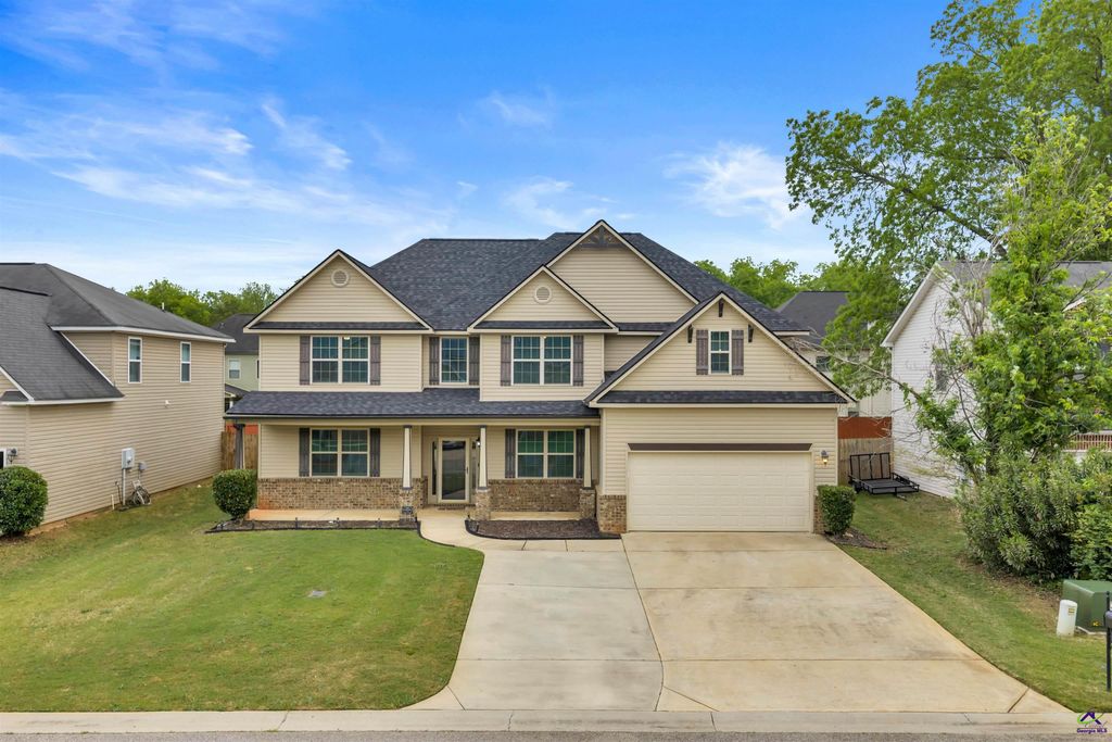 323 Haywood Drive, Kathleen, GA 31047