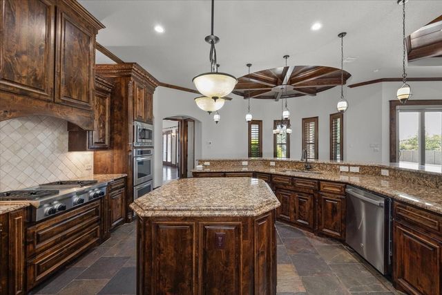 7909 Bella Flora Drive, Fort Worth, TX 76126