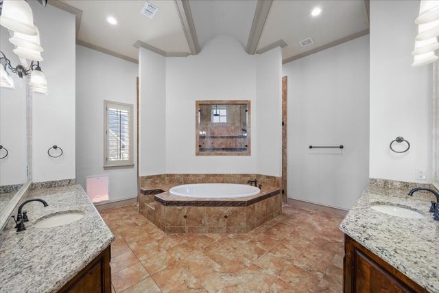 7909 Bella Flora Drive, Fort Worth, TX 76126