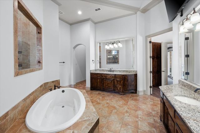 7909 Bella Flora Drive, Fort Worth, TX 76126