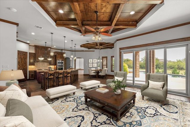 7909 Bella Flora Drive, Fort Worth, TX 76126