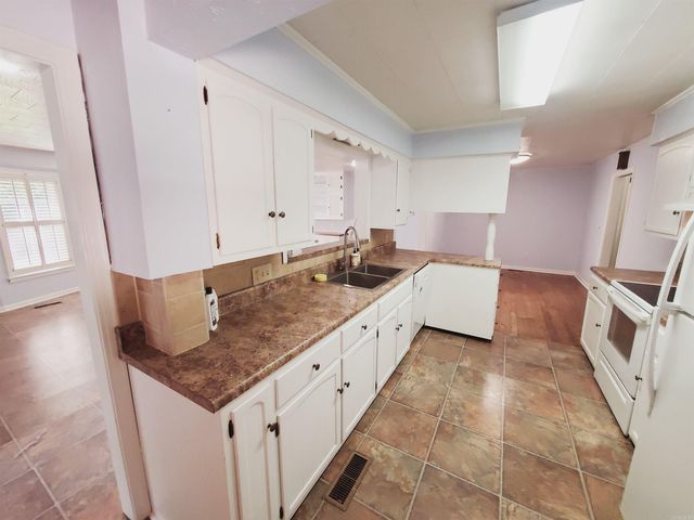 305 N 8th Avenue, Piggott, AR 72454