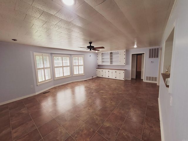 305 N 8th Avenue, Piggott, AR 72454