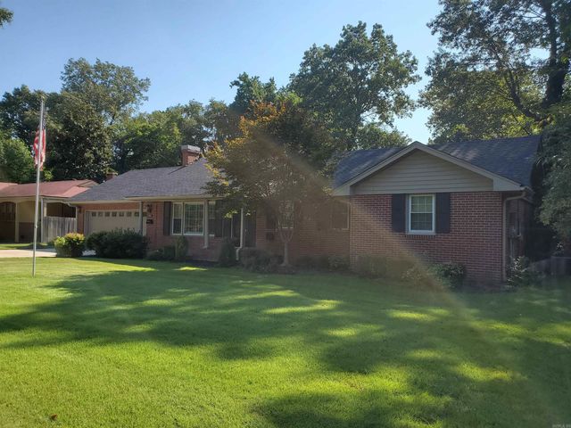 305 N 8th Avenue, Piggott, AR 72454