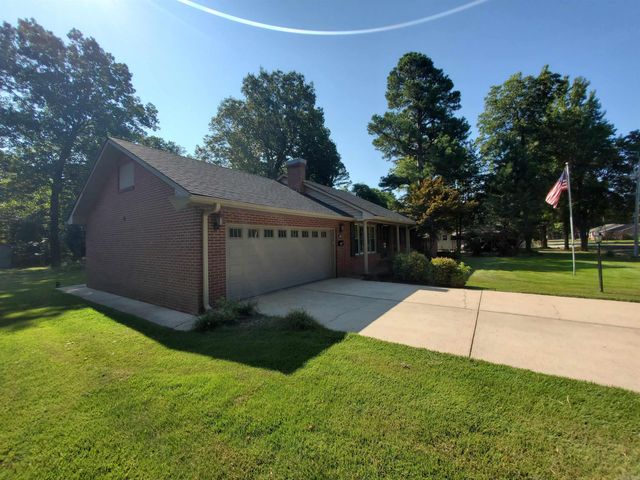 305 N 8th Avenue, Piggott, AR 72454