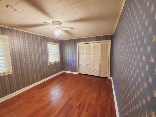 305 N 8th Avenue, Piggott, AR 72454