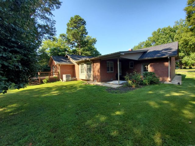 305 N 8th Avenue, Piggott, AR 72454