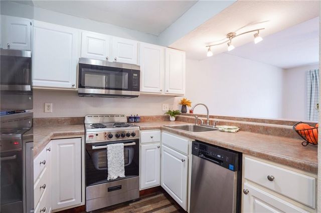 1505 W 25th Court, Lawrence, KS 66046