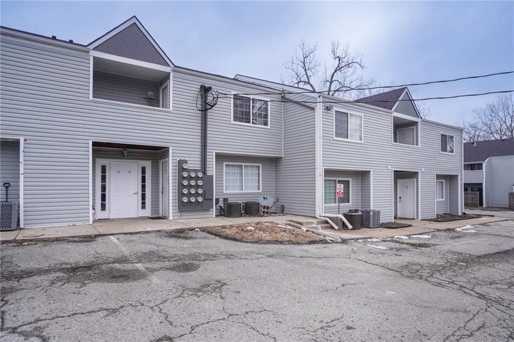 1505 W 25th Court, Lawrence, KS 66046