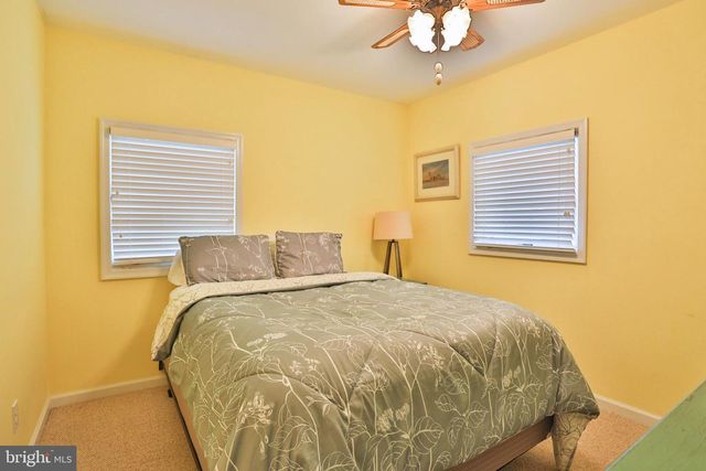 6 BEACH DR, Tuckerton, NJ 08087