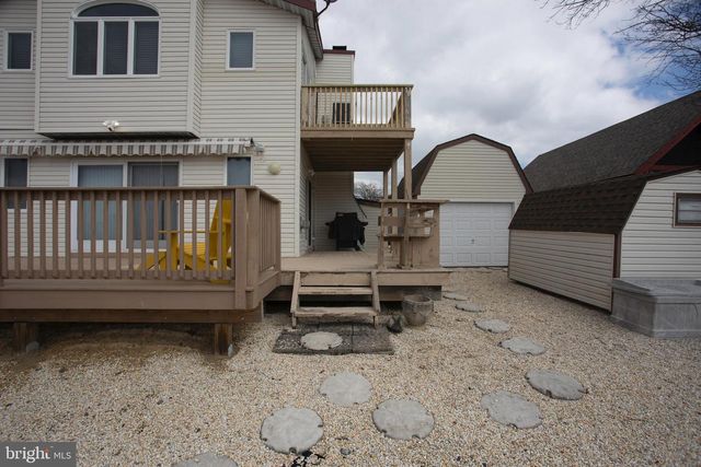 6 BEACH DR, Tuckerton, NJ 08087