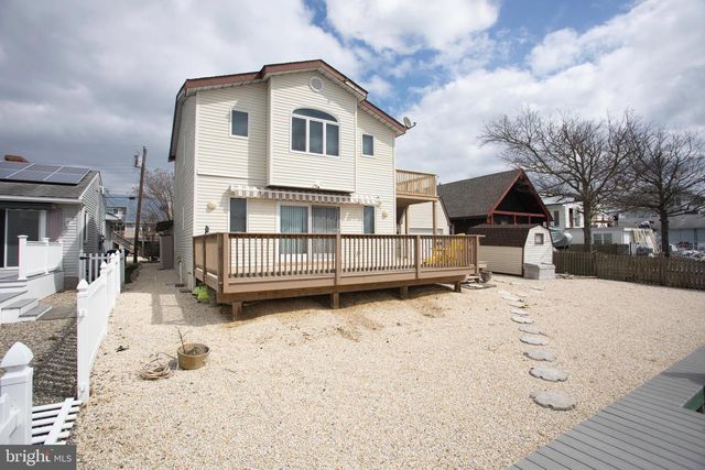 6 BEACH DR, Tuckerton, NJ 08087