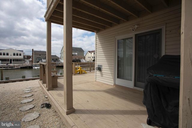 6 BEACH DR, Tuckerton, NJ 08087