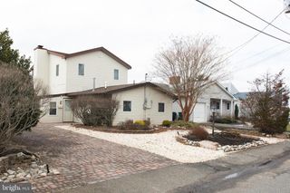 6 BEACH DR, Tuckerton, NJ 08087
