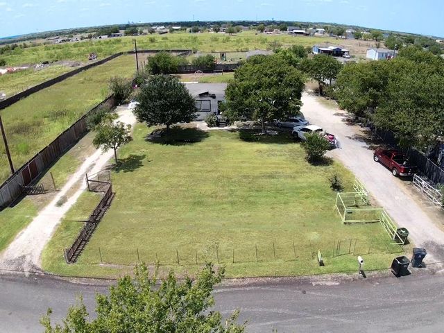 2130 Mathias LN, Kyle, TX 78640