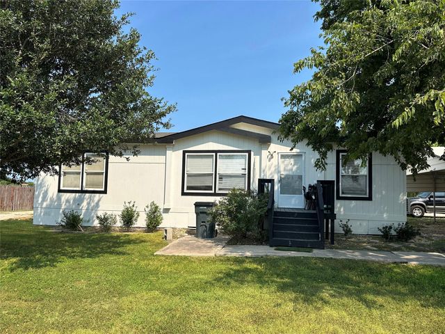 2130 Mathias LN, Kyle, TX 78640