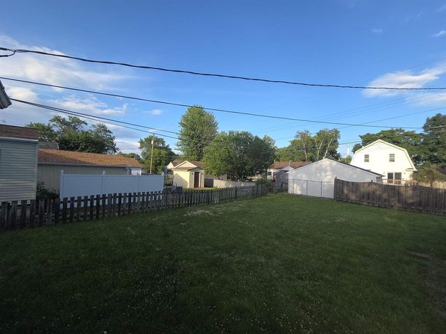 1735 11TH AVENUE, Green Bay, WI 54304
