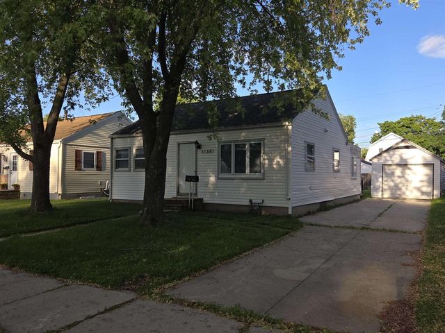 1735 11TH AVENUE, Green Bay, WI 54304